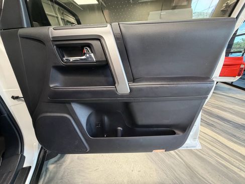 Used 2022 Toyota 4Runner SR5 Premium w/ Moonroof Package AWD/4WD image 48