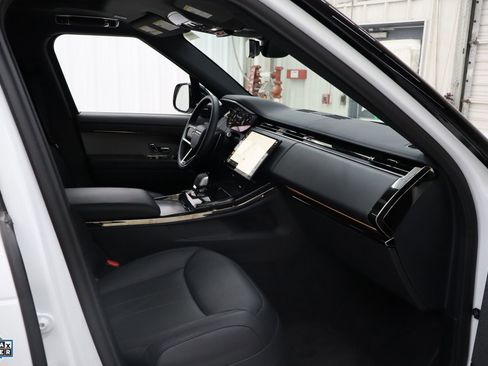 Used 2025 Land Rover Range Rover Sport SE image 28