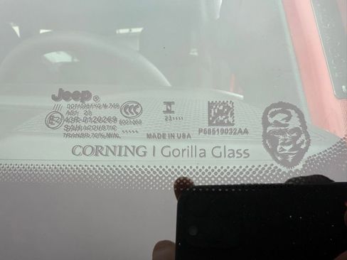 Used 2024 Jeep Wrangler Unlimited image 32