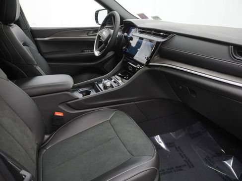 New 2026 Jeep Grand Cherokee Altitude AWD/4WD image 35