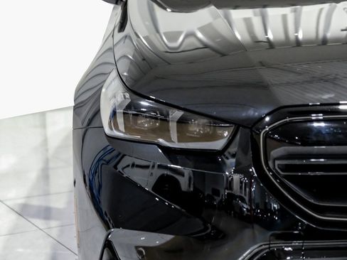 Used 2025 BMW M5 w/ Carbon Package image 48