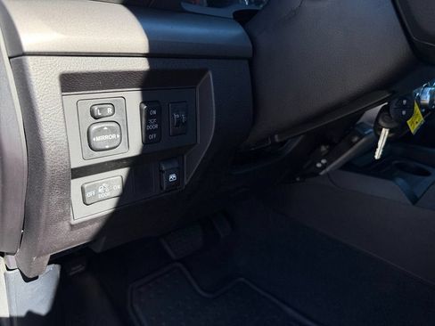 Used 2015 Toyota Tundra SR5 w/ TRD Off Road Package AWD/4WD image 19