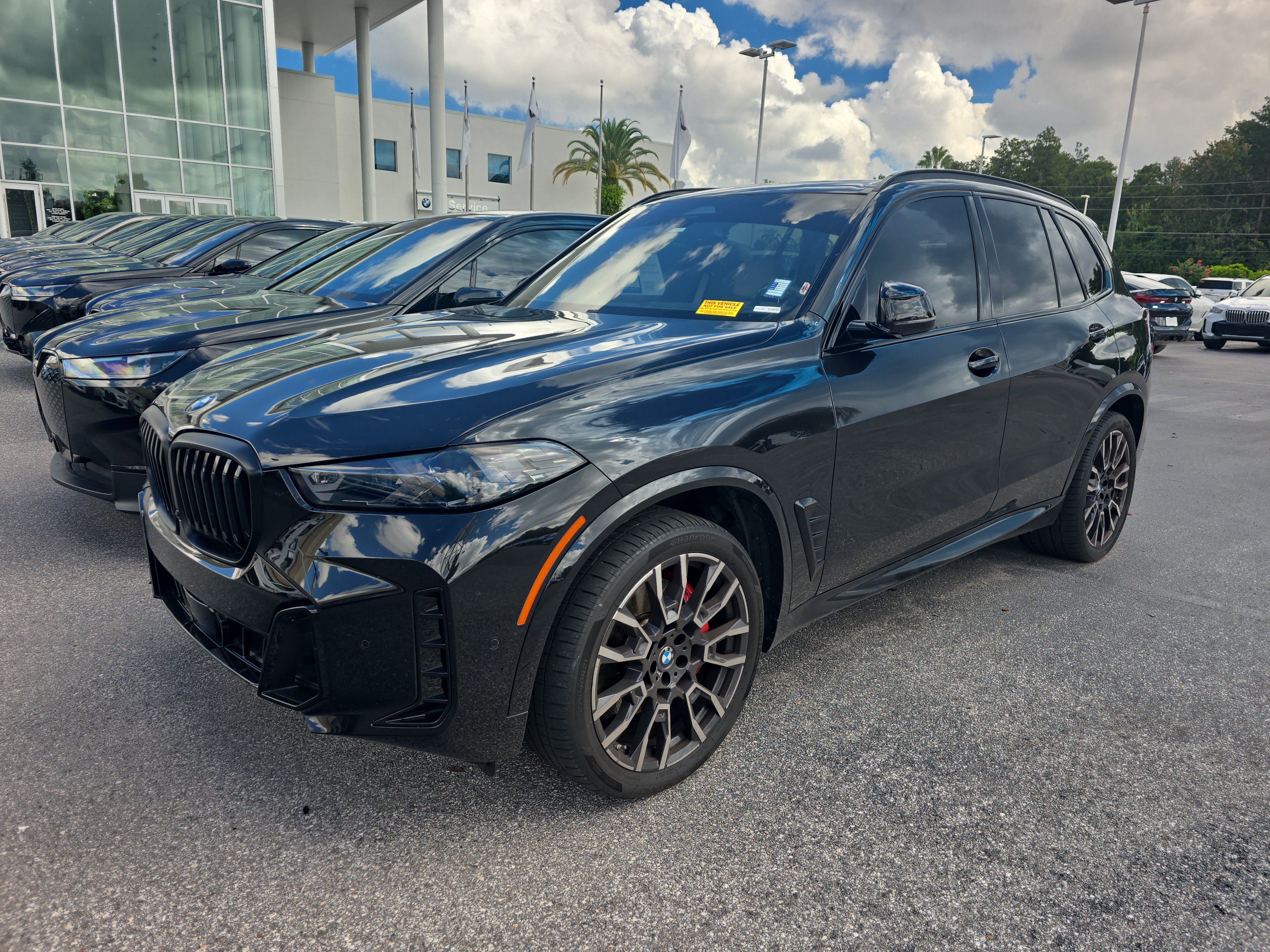 Certified 2025 BMW X5 xDrive40i w/ M Sport Package AWD/4WD image 3