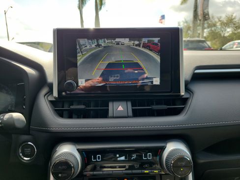 Used 2025 Toyota RAV4 XLE image 27