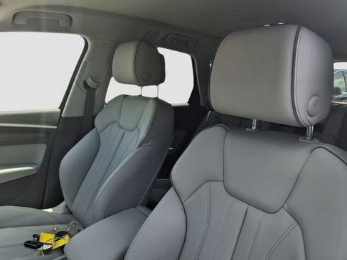 Used 2022 Audi Q5 e Premium image 18