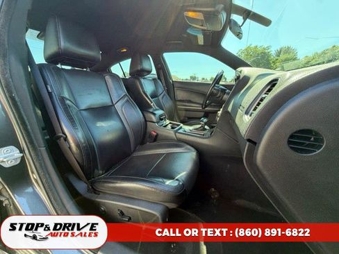 Used 2019 Dodge Charger SXT w/ Leather Interior Group RWD image 14