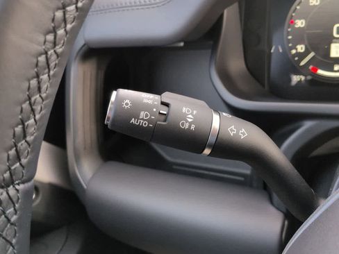 New 2026 Land Rover Defender 130 X-Dynamic SE AWD/4WD image 29