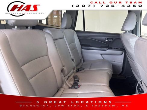 Used 2017 Honda Pilot Touring image 13