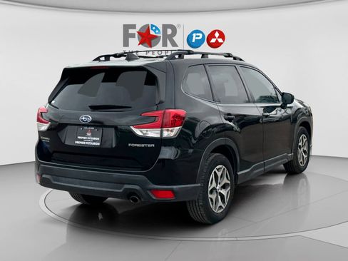 Used 2022 Subaru Forester Premium AWD/4WD image 5