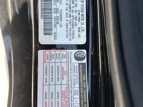 Used 2014 Nissan 370Z Coupe RWD image 28