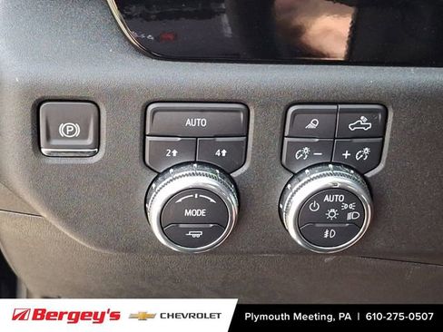 Certified 2025 GMC Sierra 1500 SLT image 28