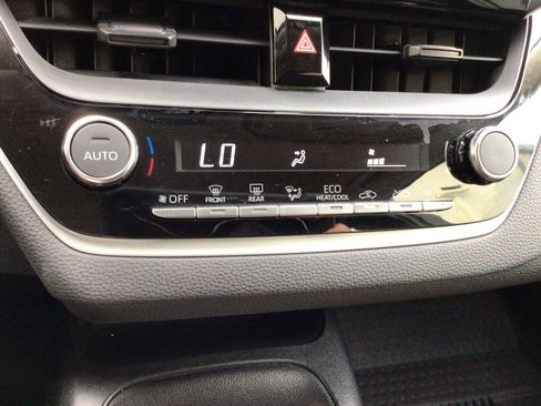 Used 2024 Toyota Corolla LE FWD image 19