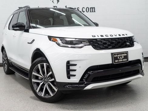 Used 2024 Land Rover Discovery Dynamic SE image 7