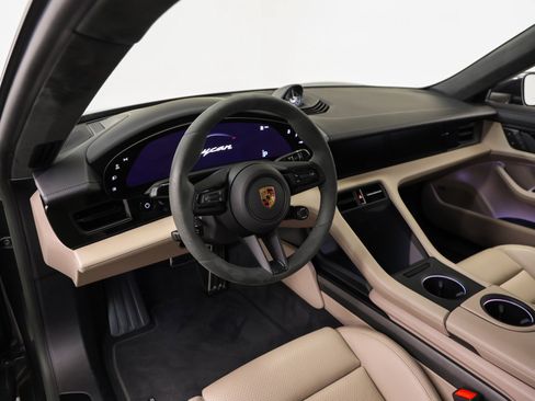 Used 2023 Porsche Taycan GTS image 4