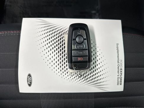 Used 2025 Ford Explorer ST-Line AWD/4WD image 41