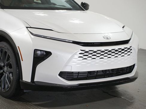 New 2025 Toyota Crown Signia image 4