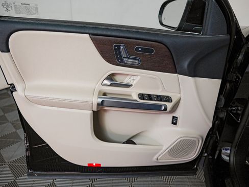 Certified 2023 Mercedes-Benz GLB 250 image 24