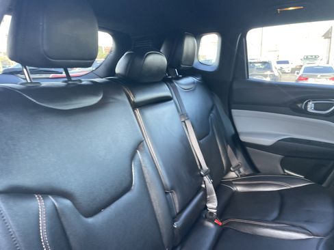 Certified 2024 Jeep Compass Limited image 21