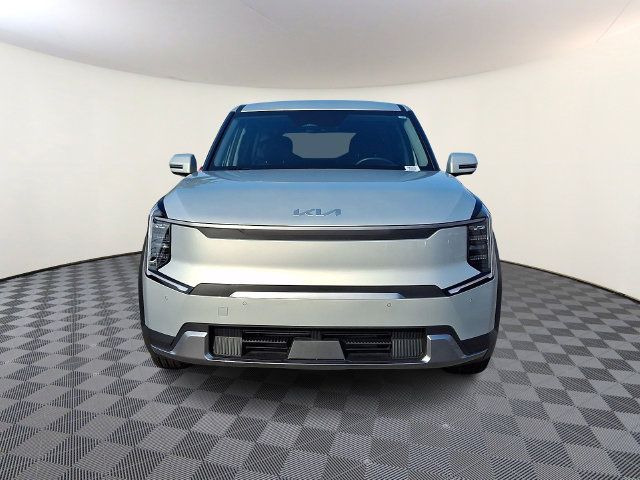Certified 2024 Kia EV9 Light Long Range RWD image 2