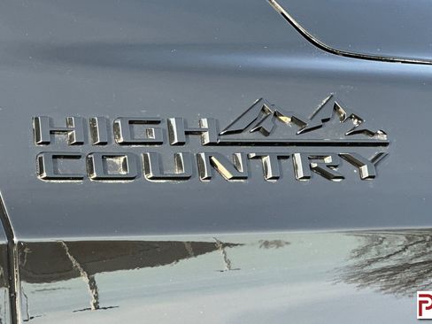 Certified 2022 Chevrolet Suburban High Country image 35