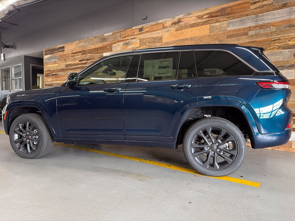 New 2026 Jeep Grand Cherokee Limited AWD/4WD image 19
