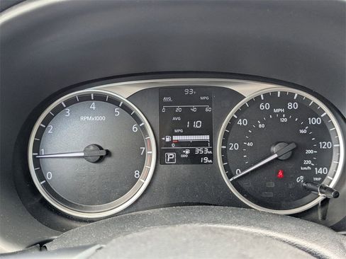 New 2025 Nissan Kicks Play S image 13