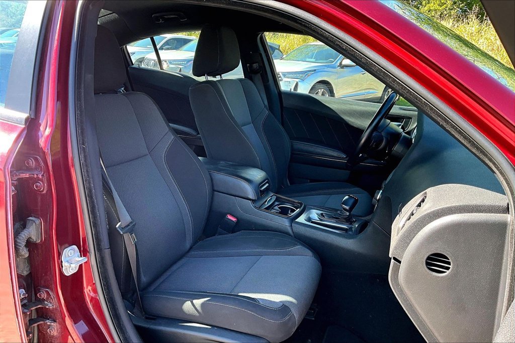 Used 2020 Dodge Charger SXT w/ Blacktop Package RWD image 9