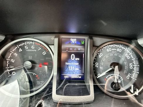 Used 2022 Toyota Tacoma TRD Sport w/ Technology Package AWD/4WD image 15
