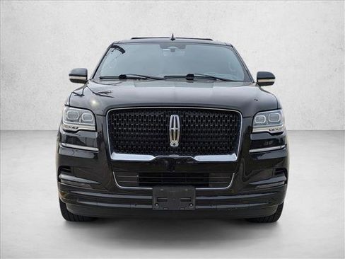Used 2022 Lincoln Navigator L Reserve image 2