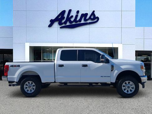 Used 2022 Ford F250 XLT image 1