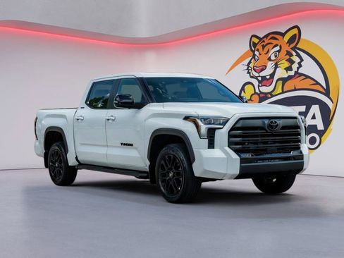 Used 2026 Toyota Tundra Limited AWD/4WD image 3