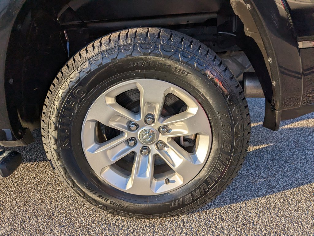 Used 2019 RAM 1500 Laramie AWD/4WD image 11