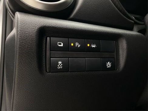 Used 2022 Nissan Versa S image 22