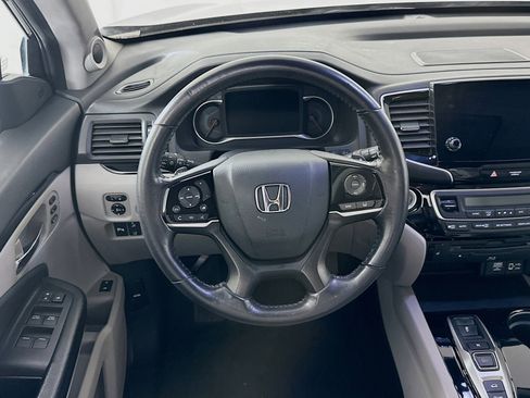 Used 2019 Honda Pilot Touring image 17