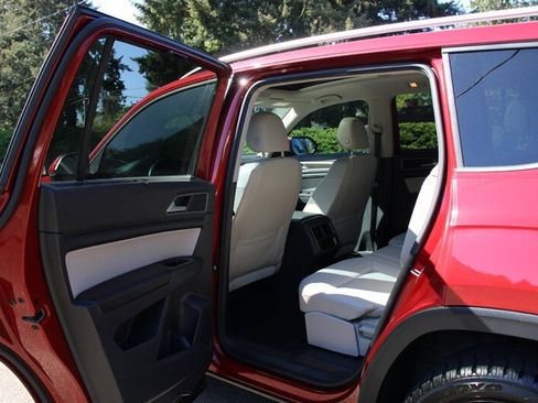 Used 2018 Volkswagen Atlas SEL AWD/4WD image 17