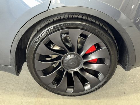 Used 2023 Tesla Model Y Performance image 35