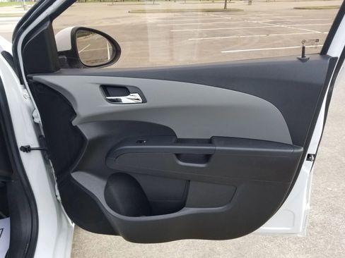 Used 2015 Chevrolet Sonic LT FWD image 15