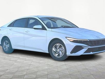 New 2026 Hyundai Elantra SE