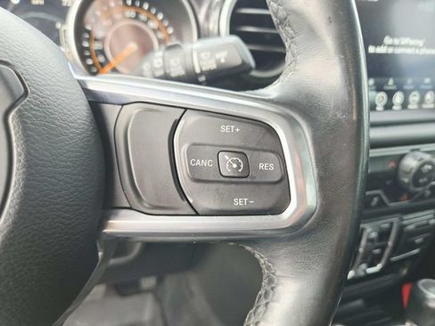 Used 2020 Jeep Wrangler Unlimited Sahara AWD/4WD image 21