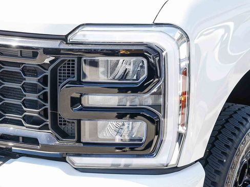 Used 2025 Ford F350 Lariat w/ Black Appearance Package AWD/4WD image 7