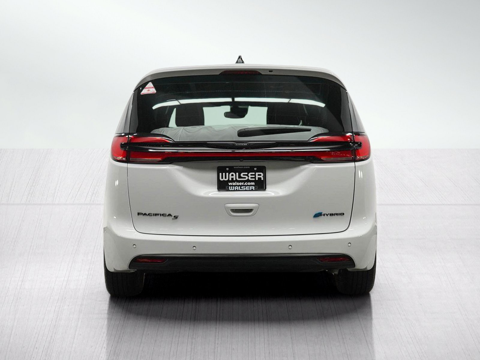Used 2024 Chrysler Pacifica Limited FWD image 4