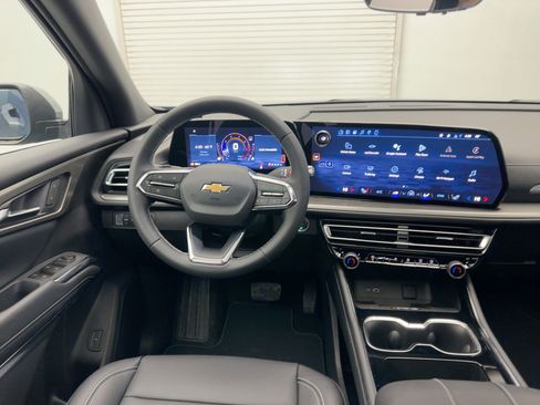 New 2026 Chevrolet Traverse LT w/ Sun and Wheel Package image 27