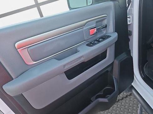 Used 2018 RAM 1500 Big Horn image 31