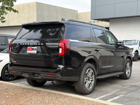 Certified 2025 Ford Expedition Active RWD image 4