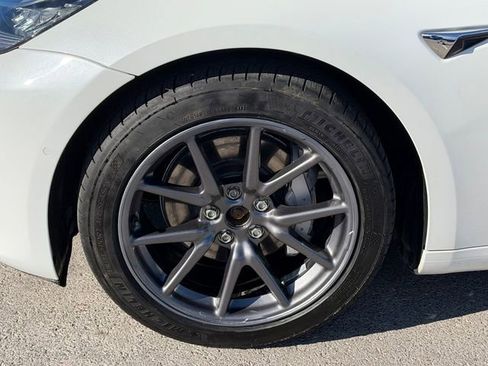 Used 2019 Tesla Model 3 Long Range image 26