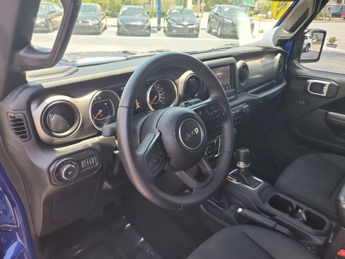 Used 2019 Jeep Wrangler Unlimited Sport S AWD/4WD image 16