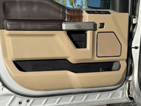 Used 2018 Ford F150 Lariat image 18