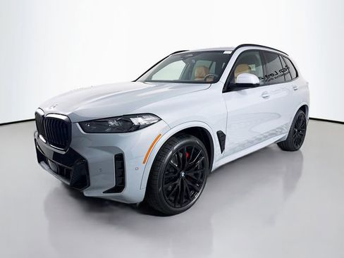 New 2026 BMW X5 xDrive40i w/ M Sport Package AWD/4WD image 3