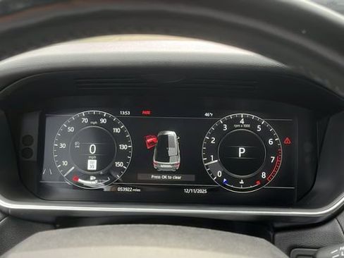 Used 2018 Land Rover Range Rover Sport HSE image 14