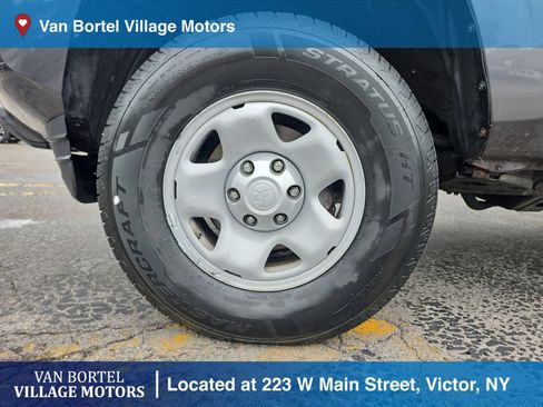 Used 2021 Toyota Tacoma SR AWD/4WD image 28